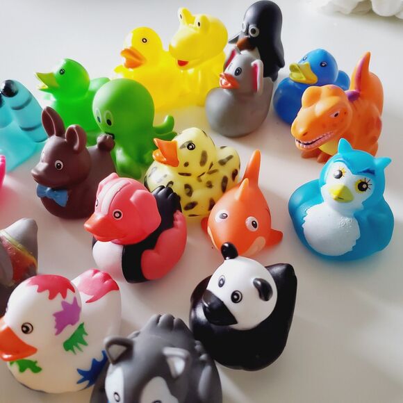 Duck and Assorted Figurines Bundle 26 pcs GUC - Picture 16 of 16